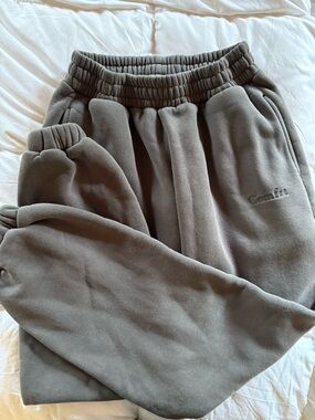 Comfrt Men's Medium Gray Fleece Jogger Sweatpants
